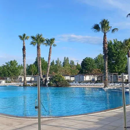 Mobilhome 8 Personnes 4 Etoiles - La Carabasse Κάμπινγκ *