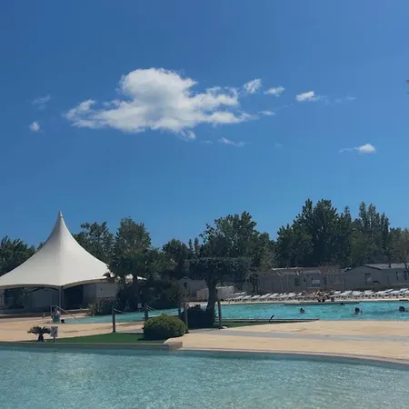 Mobilhome 8 Personnes 4 Etoiles - La Carabasse * Vias