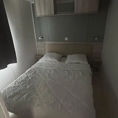 Mobilhome 8 Personnes 4 Etoiles - La Carabasse Κάμπινγκ