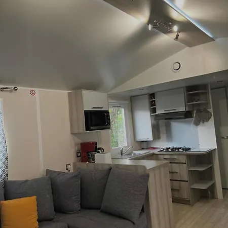 Kemp Mobilhome 8 Personnes 4 Etoiles - La Carabasse *