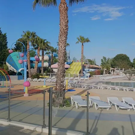 Mobilhome 8 Personnes 4 Etoiles - La Carabasse