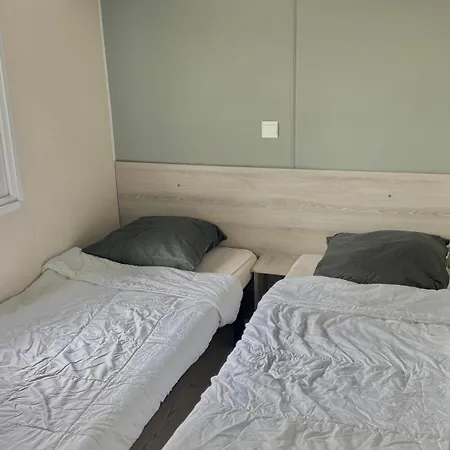 Κάμπινγκ Mobilhome 8 Personnes 4 Etoiles - La Carabasse *