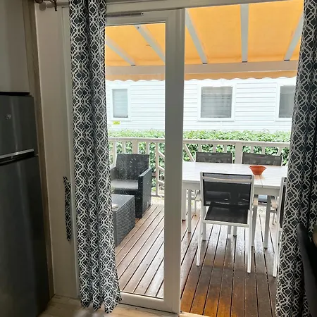 Mobilhome 8 Personnes 4 Etoiles - La Carabasse * Vias
